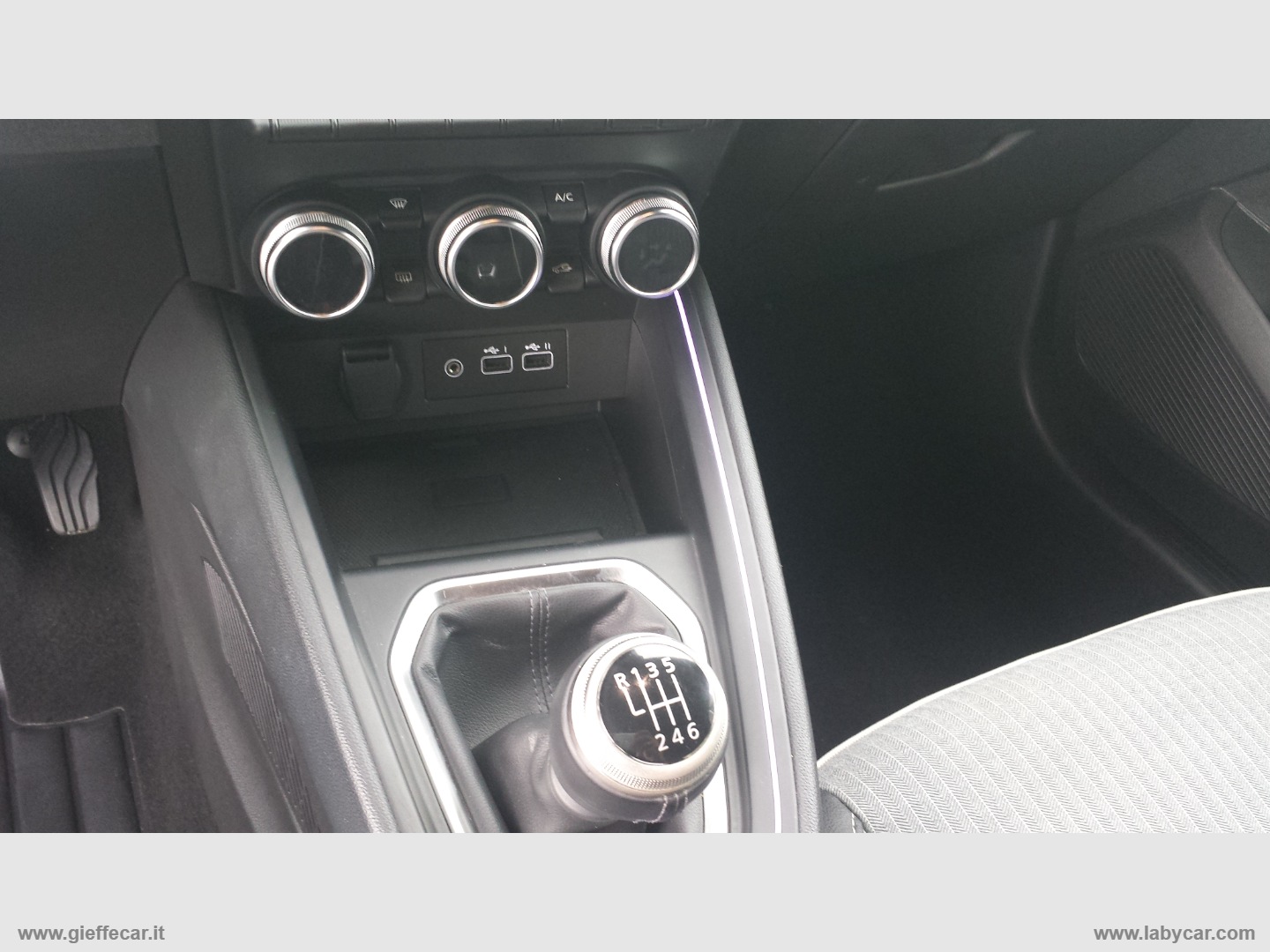 Clio TCe 90 CV 5p. TECHNO - immagine 13
