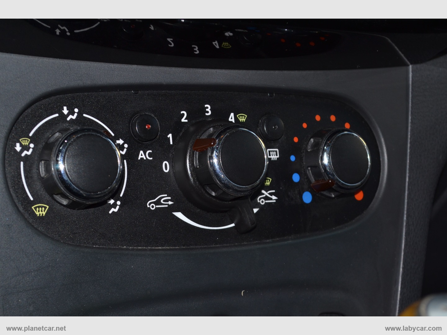Sandero 1.2 GPL 75 CV Extra - immagine 13