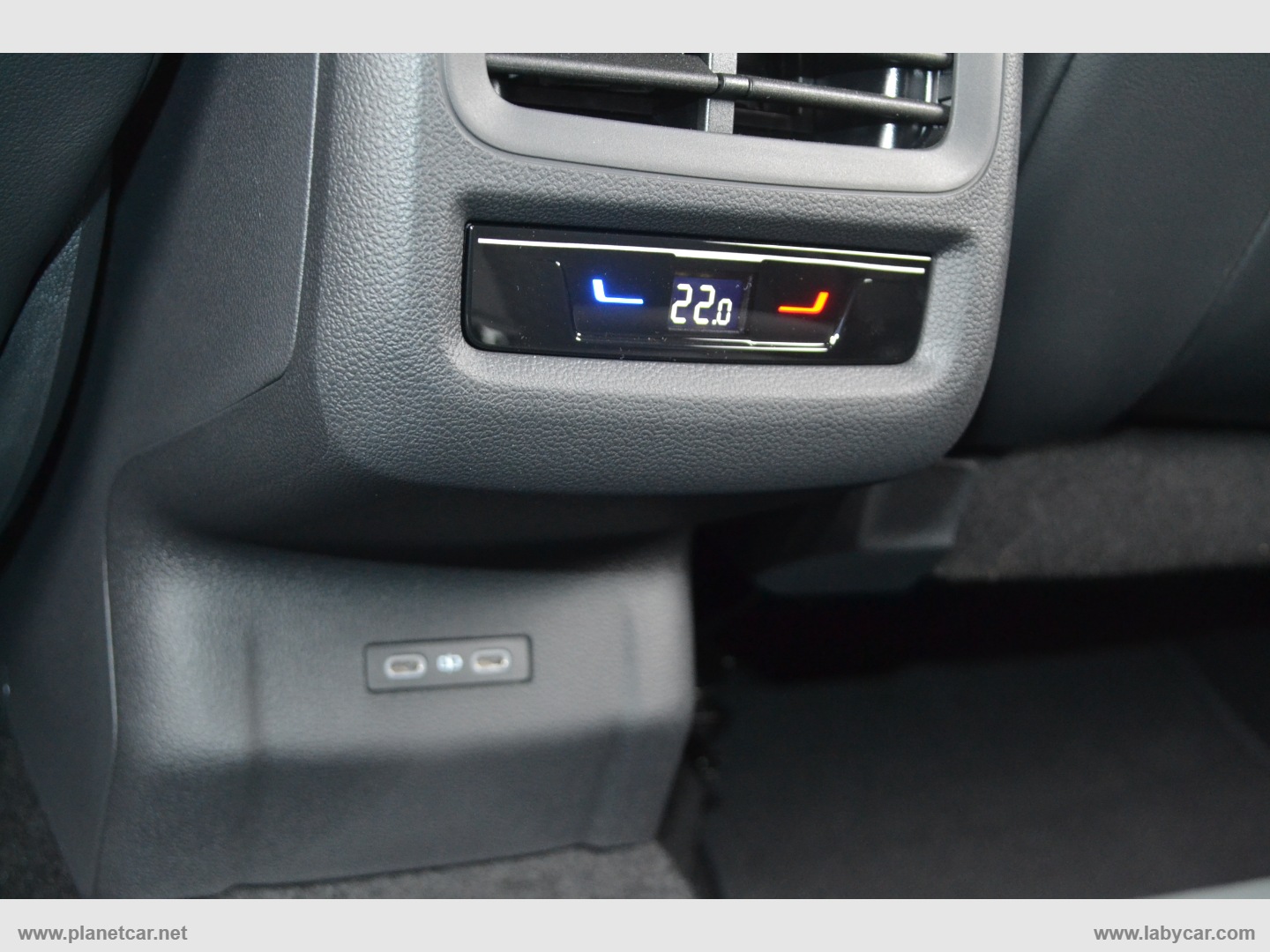 T-Roc 1.5 eTSI ACT 150 CV DSG R-Line - immagine 13