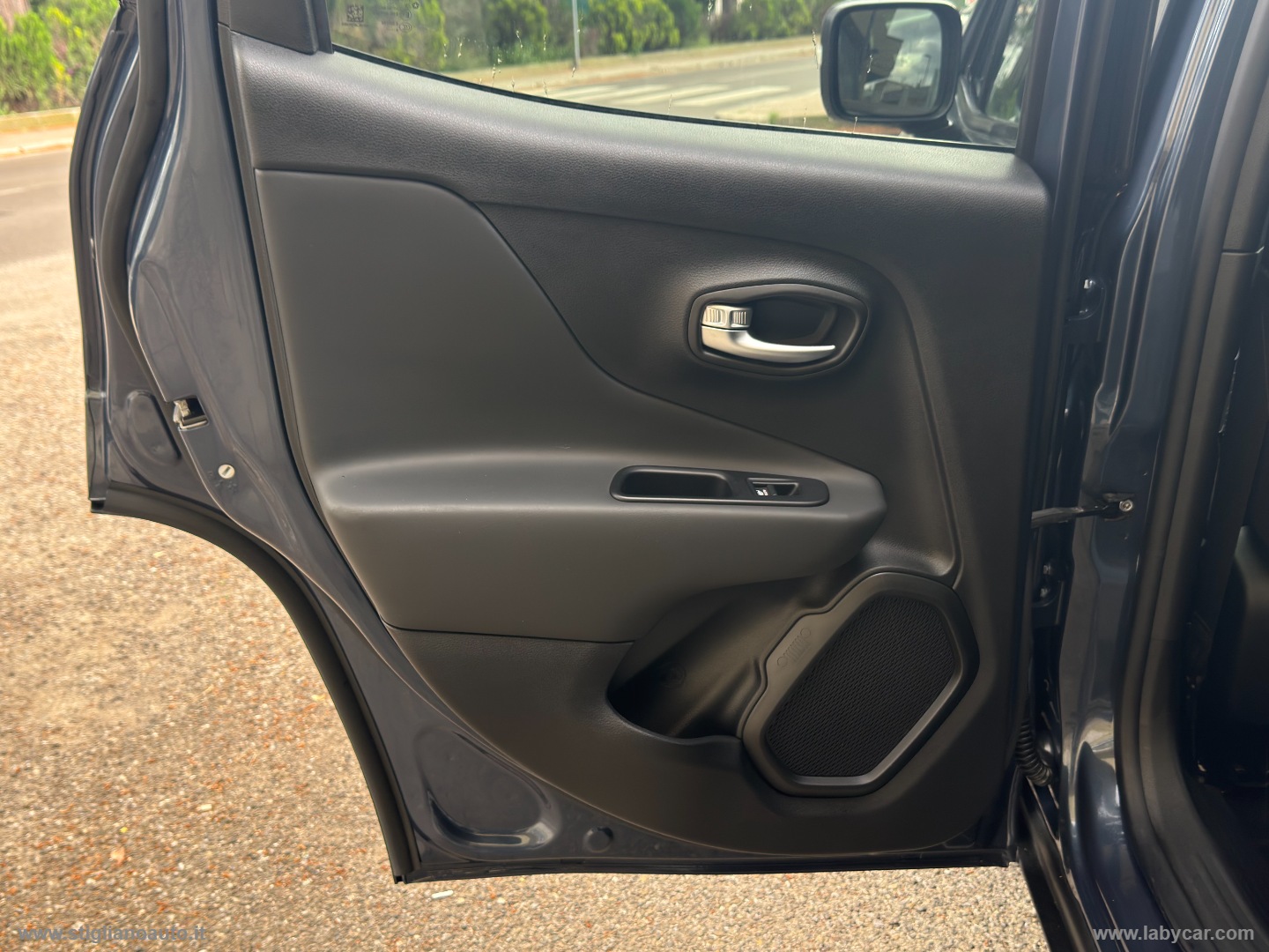 Renegade 1.6 Mjt 120CV Limited - immagine 13
