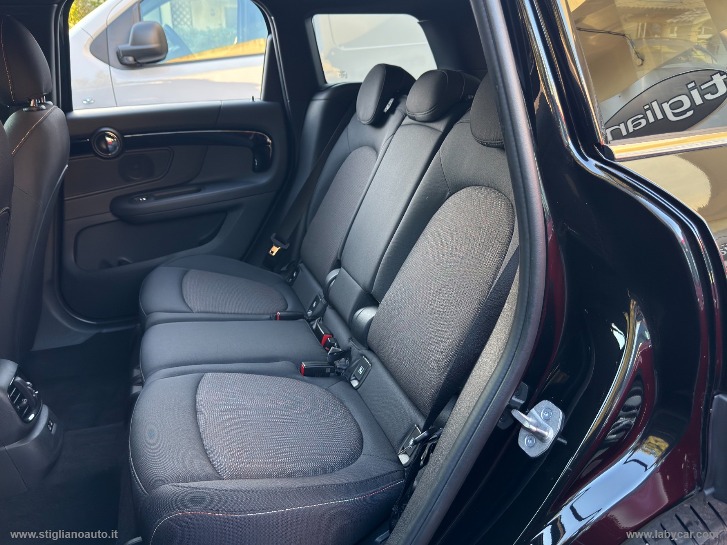 Mini Cooper D Essential Countryman - immagine 13