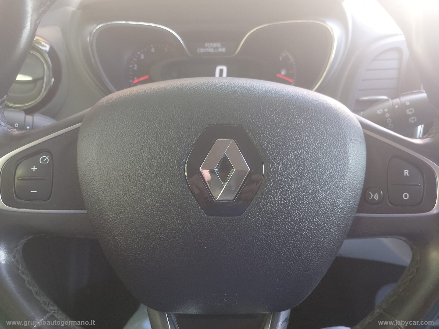 Captur dCi 8V 90 CV EDC Initiale Paris - immagine 13