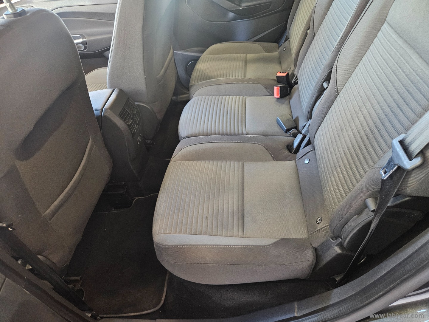 C-Max 1.5 TDCi 120 CV Pow. S&S Business - immagine 13