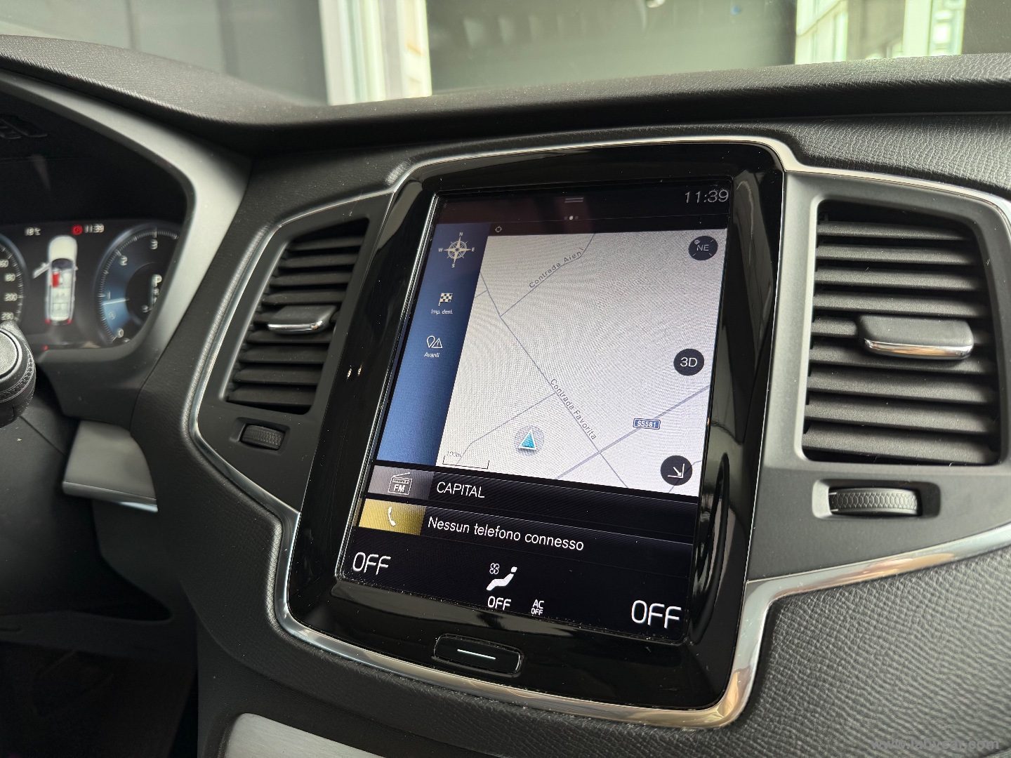 XC90 D5 AWD Geartronic 7 posti Momentum - immagine 13