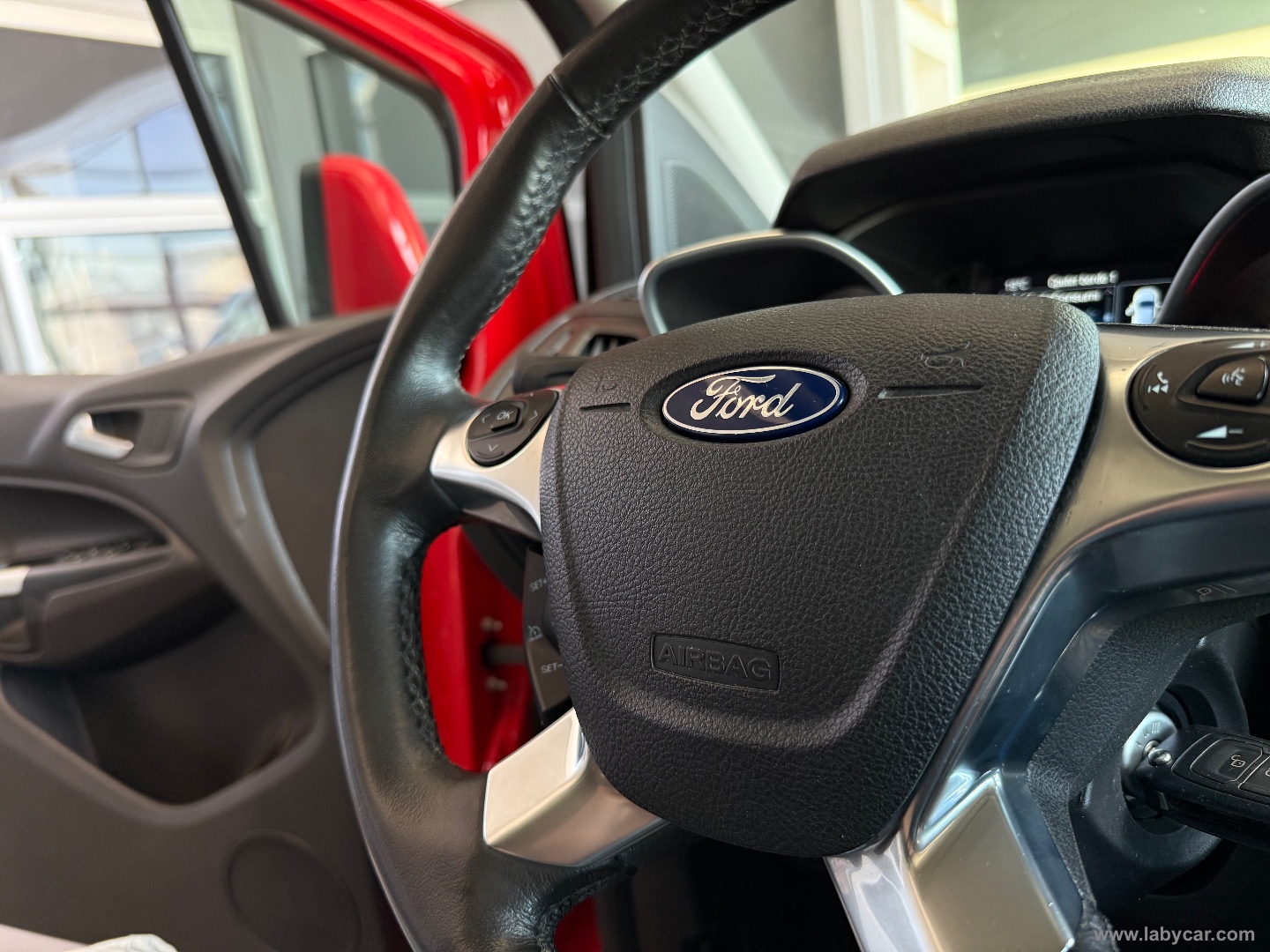 Tourneo Connect 1.5 TDCi 120 CV Plus - immagine 13