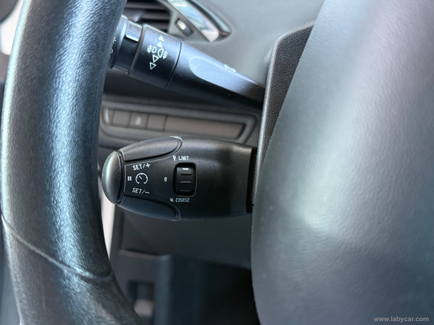208 1.2 VTi 82 CV 5p. Access - immagine 13