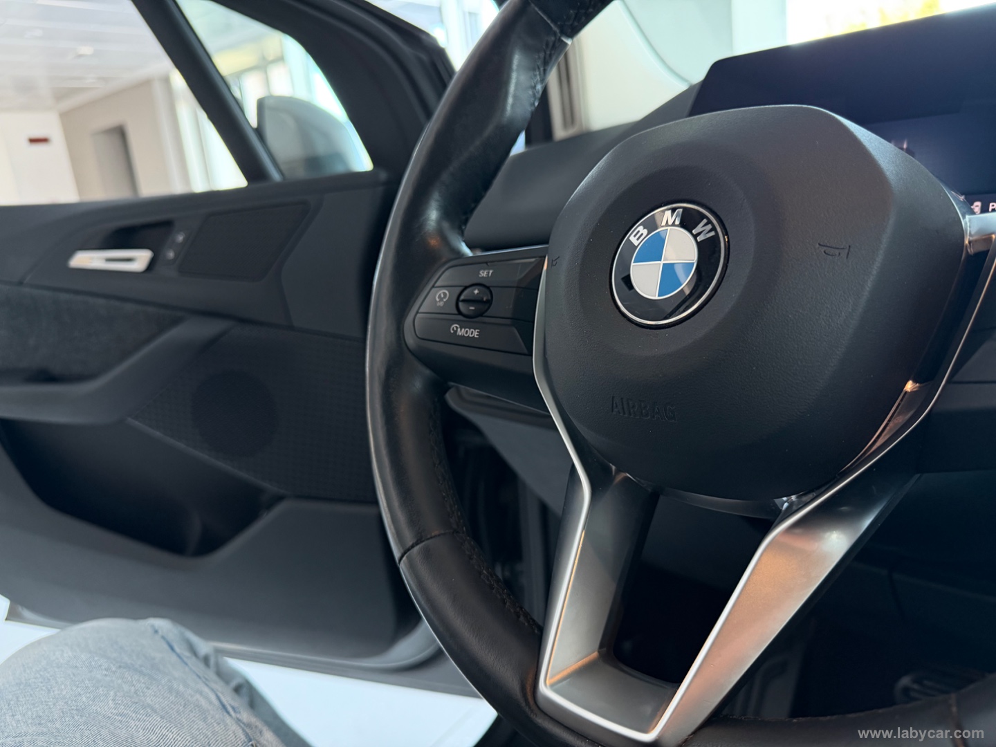 218d Active Tourer Luxury - immagine 13