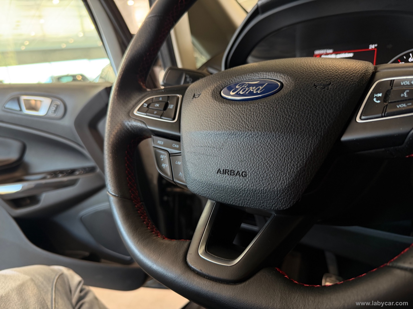 EcoSport 1.5 TDCi 125 CV S&S AWD ST-Line Bl. Ed. - immagine 13