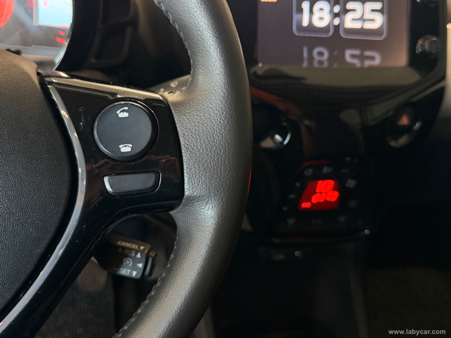 Aygo 1.0 VVT-i 69 CV 5p. x-cite - immagine 13