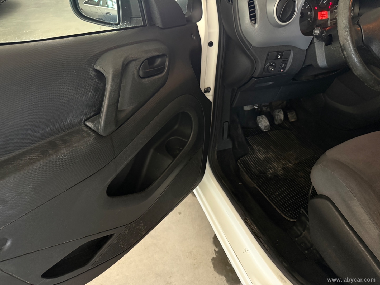 Partner 1.6 HDi 90 L1 2p.ti Furg. - immagine 13