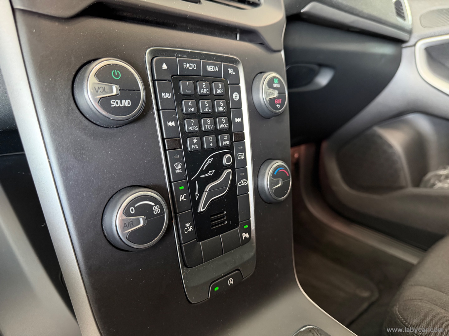 V40 D2 Business - immagine 13