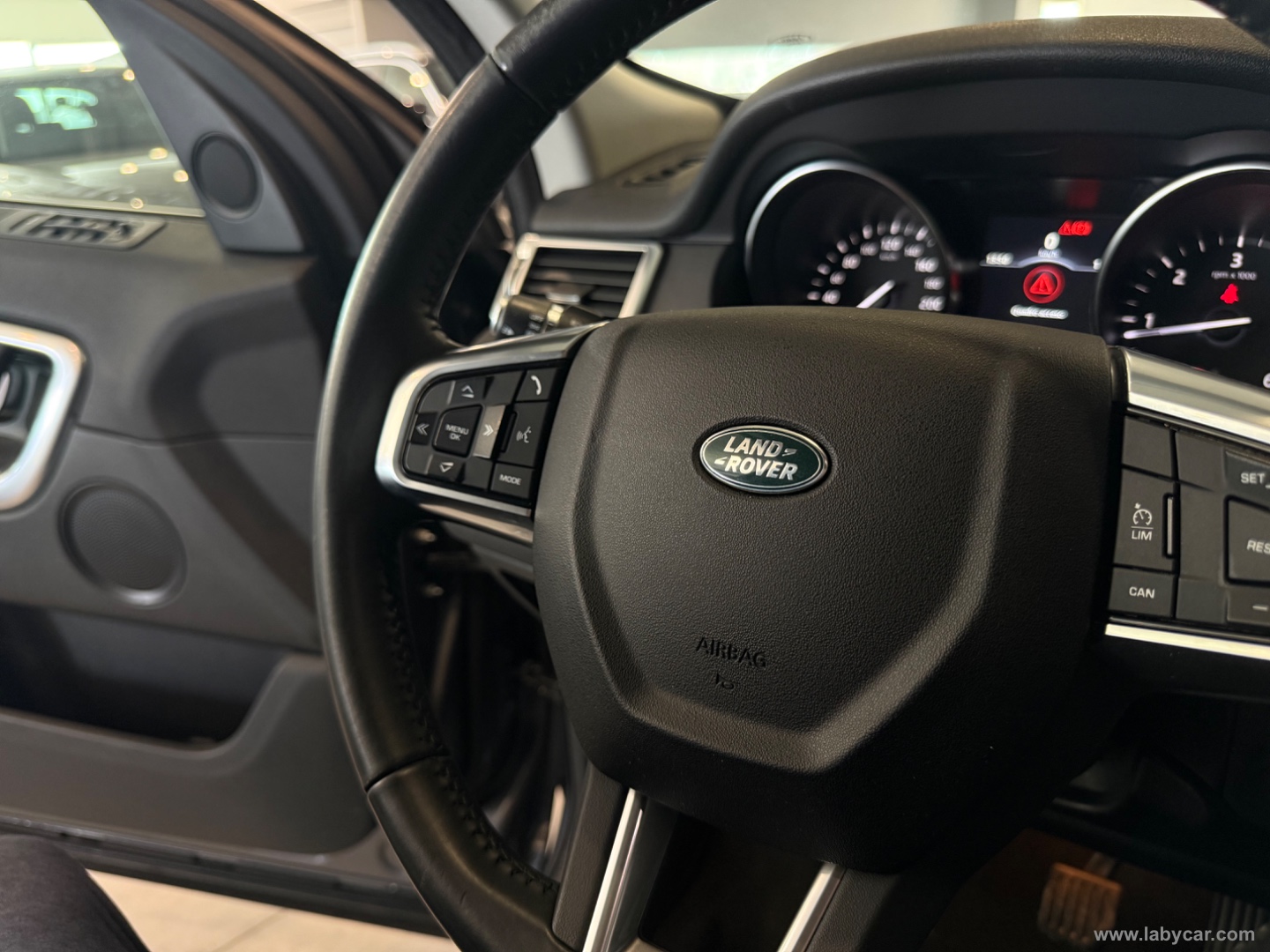 Discovery Sport 2.0 TD4 150 CV Pure - immagine 13