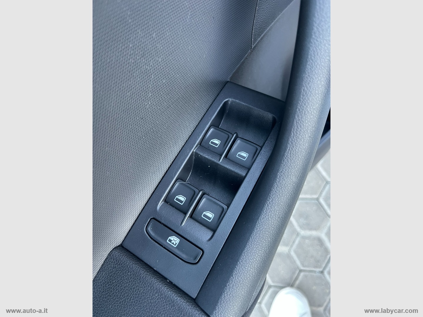 Rapid 1.6 TDI CR 90 CV Executive - immagine 13