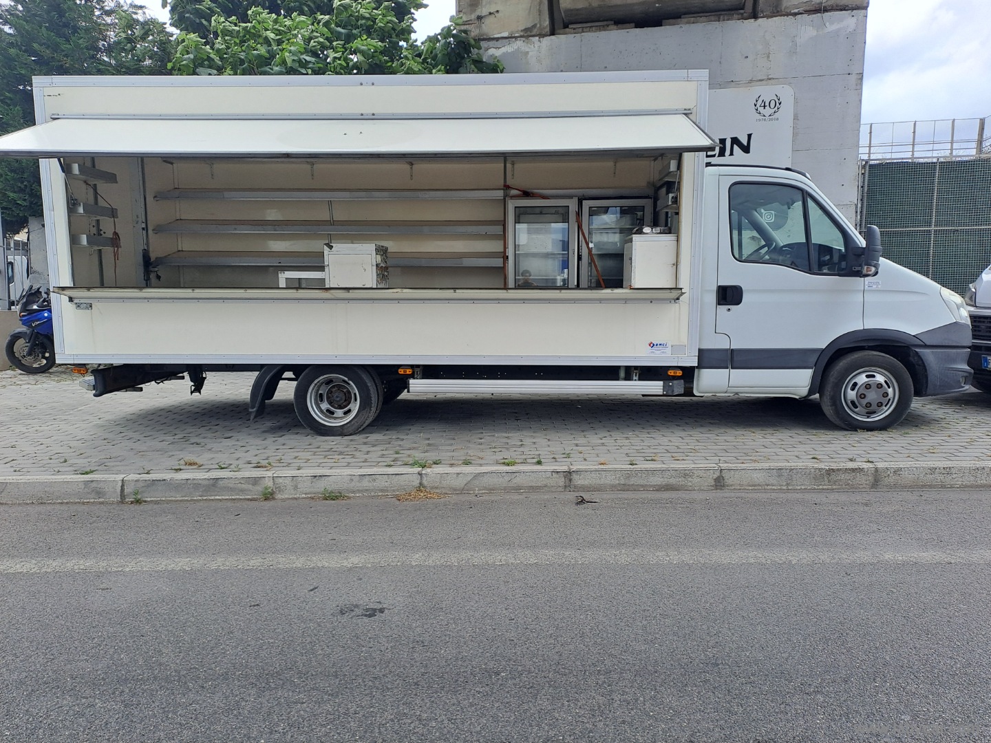 DAILY FOOD TRUCK STREET FOOD PANINOTECA AUTONEGOZIO AUTONEGOZIO PANINOTECA ECC - immagine 13