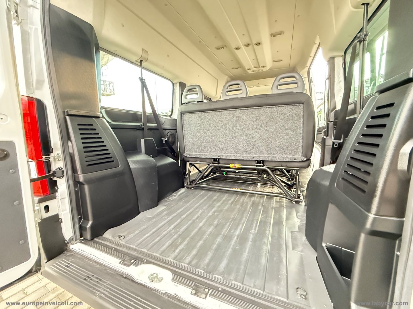 Ducato 33 2.2 Mjt 140 PM-TM Combi - immagine 13