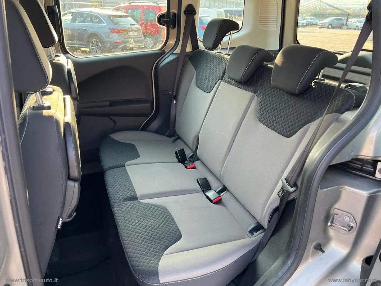 Tourneo Courier 1.0 EcoBoost 100 CV CON GANCIO TRAINO - immagine 13
