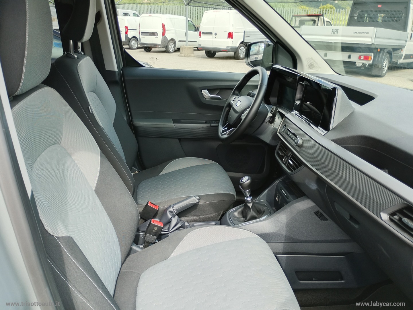 Tourneo Courier 1.0 EcoBoost 125CV Titanium - immagine 13