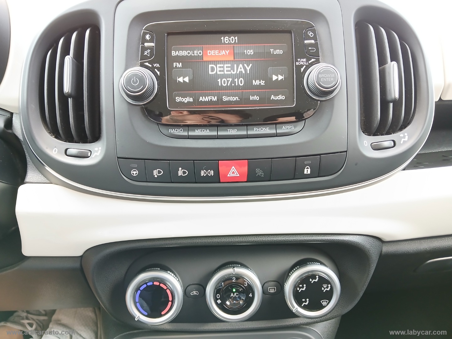 500L 1.4 95 CV Urban - immagine 13