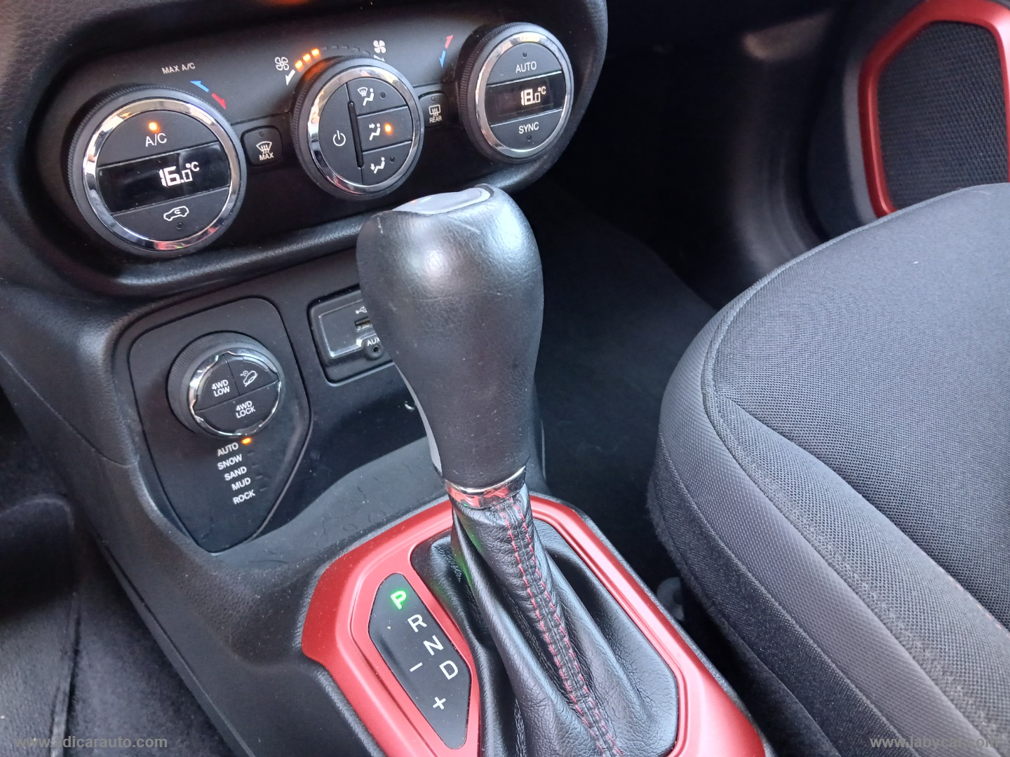 Renegade 2.0 Mjt 170CV 4WD Trailhawk - immagine 13