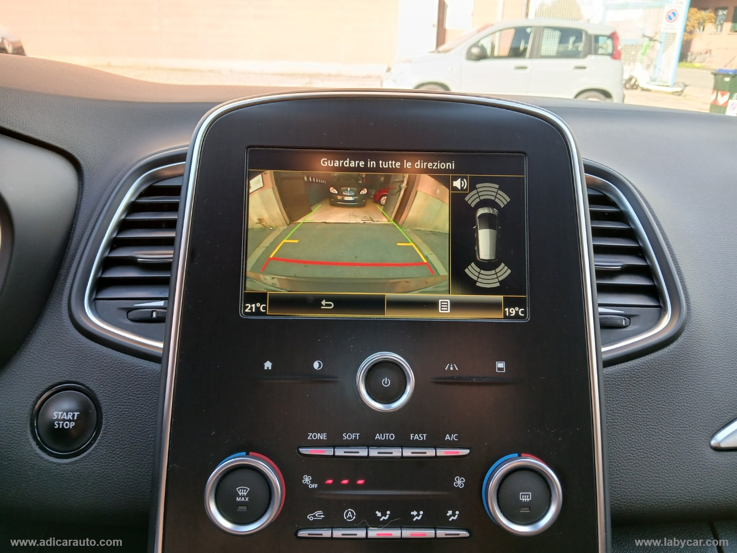 Scénic dCi 8V 110 CV EDC Energy Zen - immagine 13