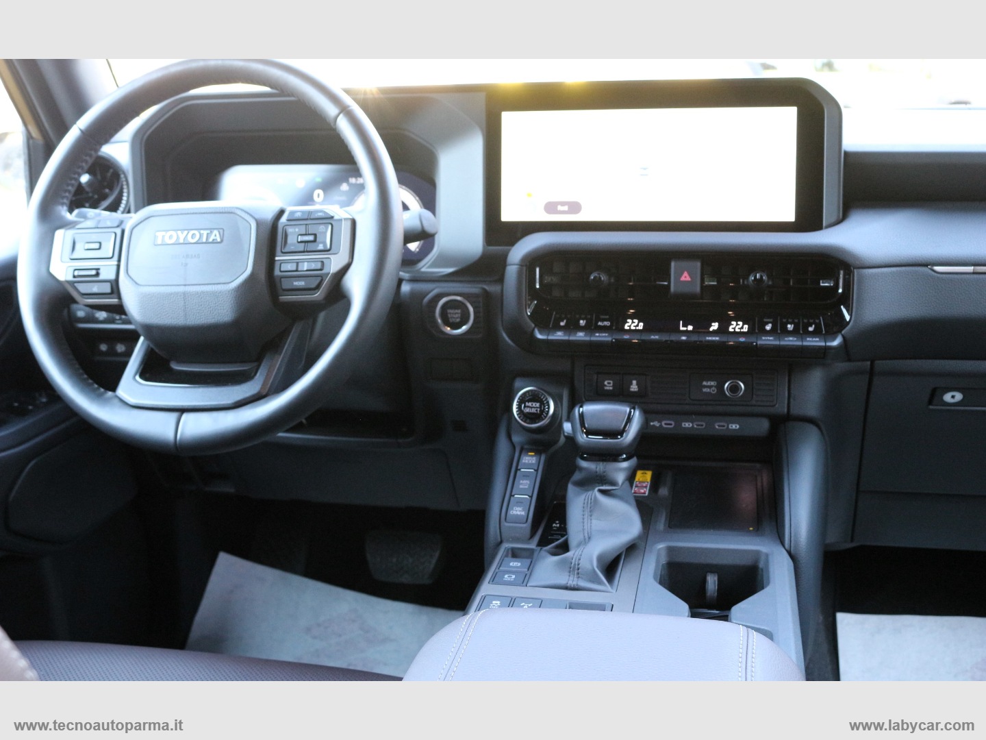 Land Cruiser 2.8 D4D A/T AWD Adventure - immagine 13