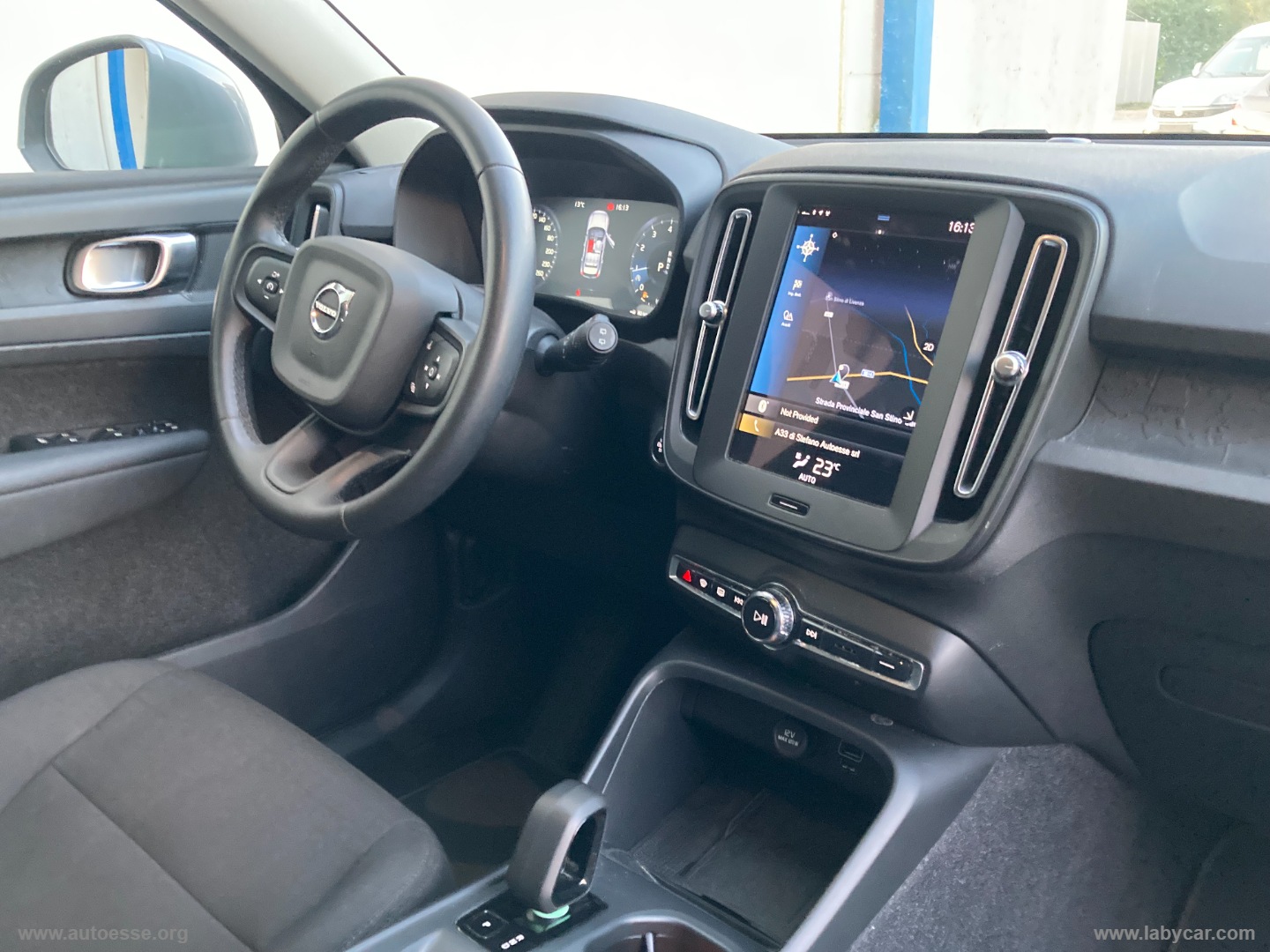 XC40 T2 automatico Essential - immagine 13