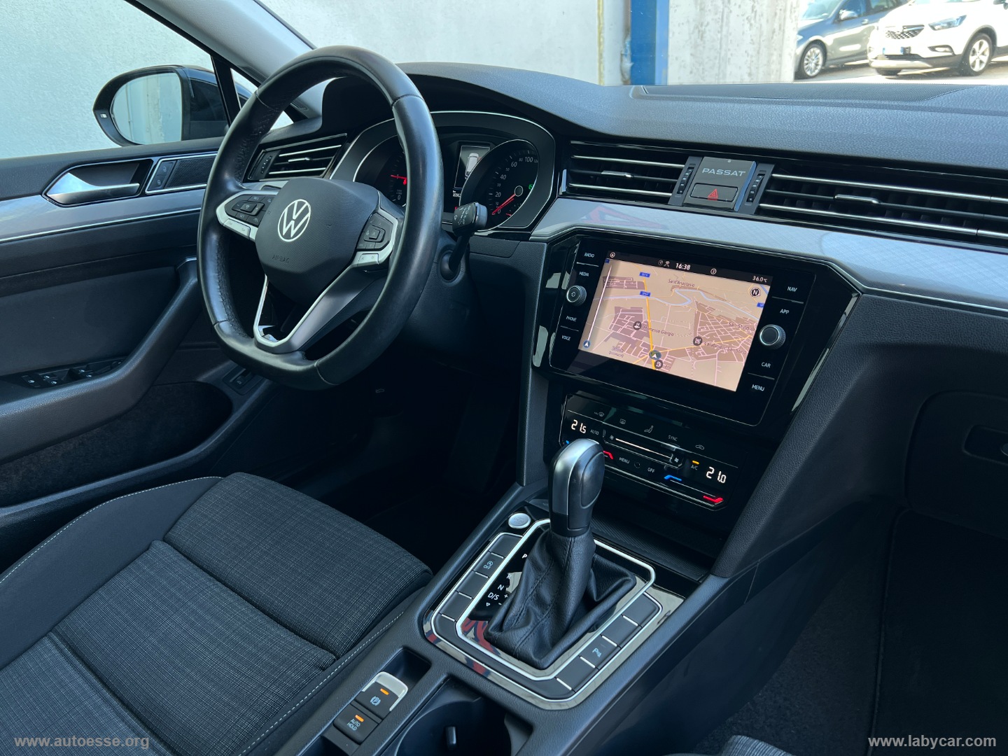 Passat Variant 2.0 TDI DSG Business BMT - immagine 13