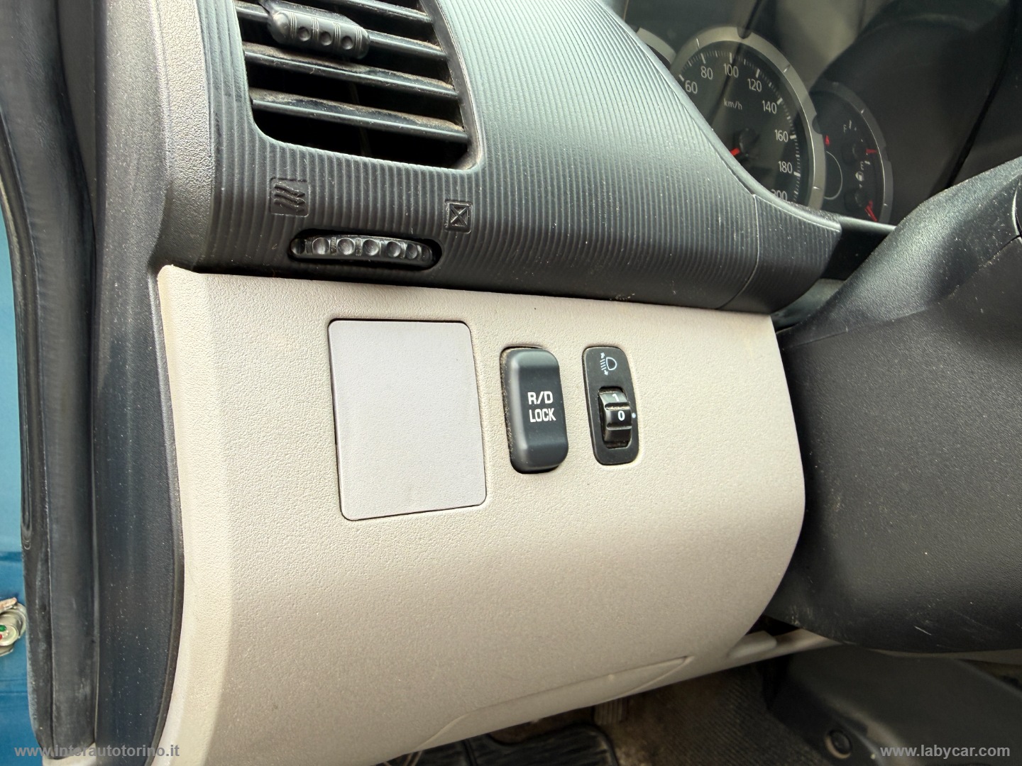 L200 2.5 DI-D/136CV Double Cab Invite - immagine 13