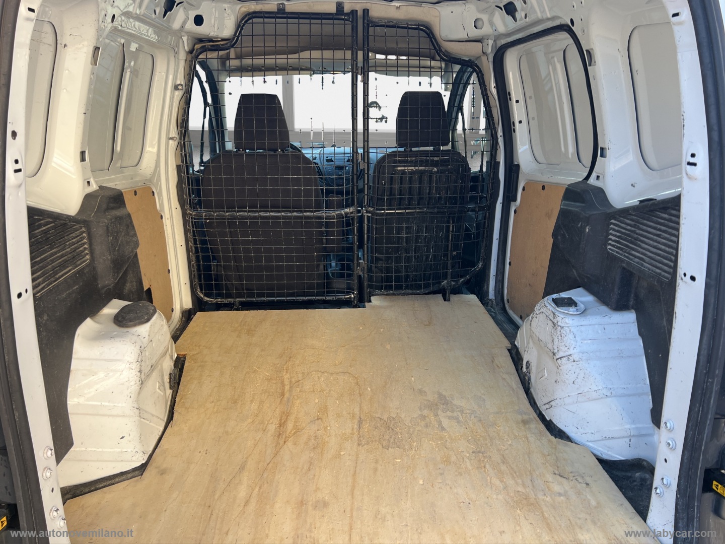 Transit Courier 1.6 TDCi 95CV Van Entry WWW. AUTONOVEMILANO.IT - immagine 13