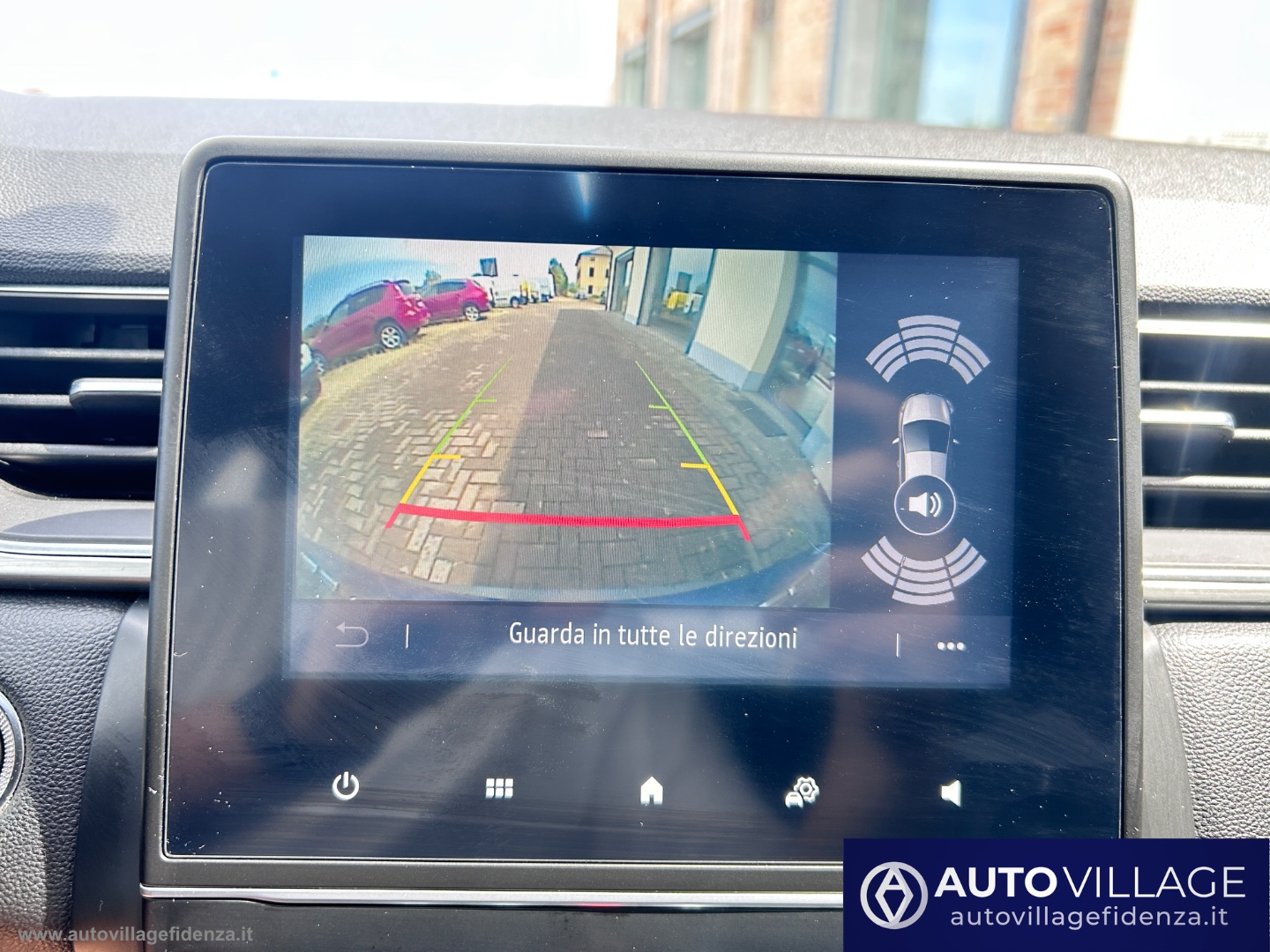Captur Hybrid E-Tech 145 CV Business - immagine 13