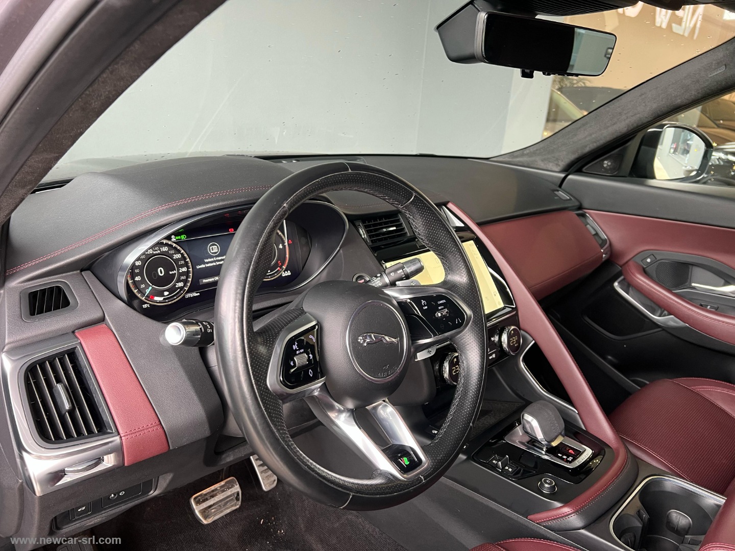 E-Pace 2.0D I4 163 CV AWD Auto - immagine 13