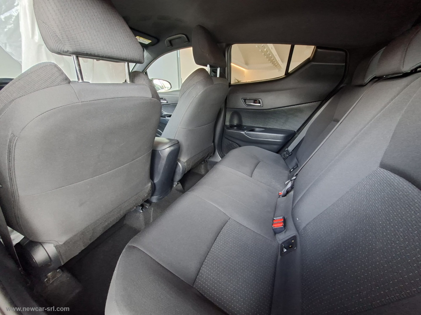 C-HR 1.8 Hybrid E-CVT Active - immagine 13