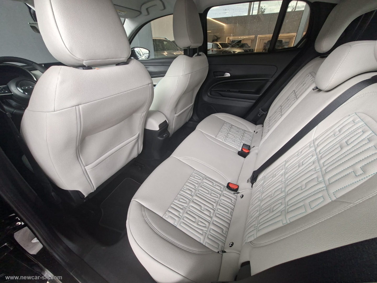 600 Hybrid 110 CV DCT MHEV Business - immagine 13