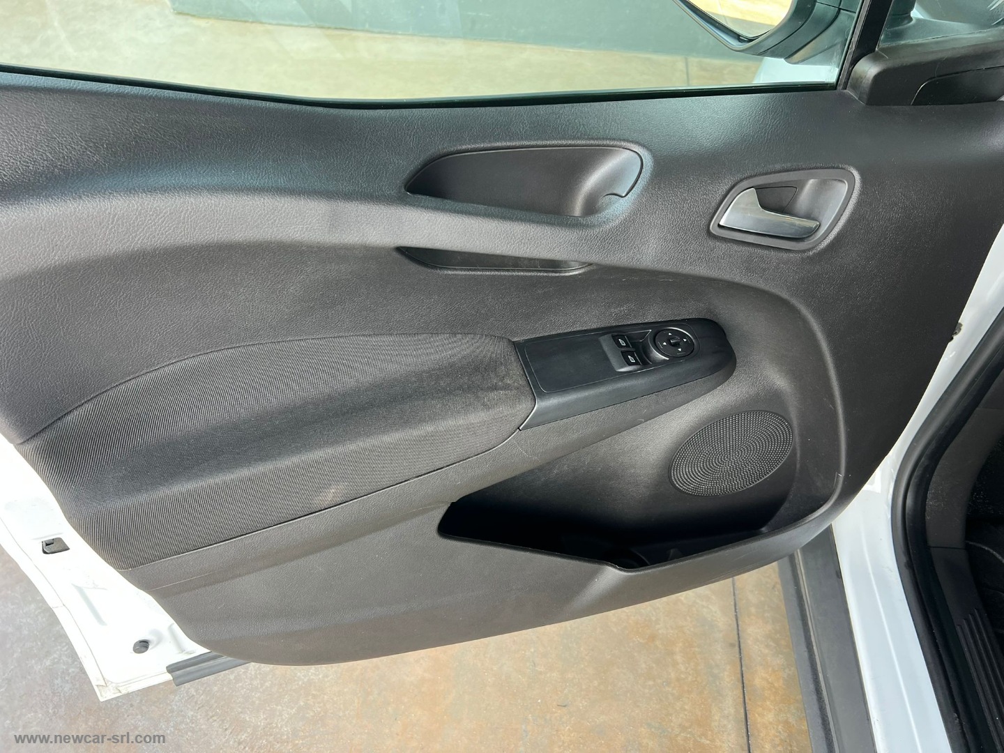 Transit Courier 1.5 TDCi 75CV Van Trend - immagine 13