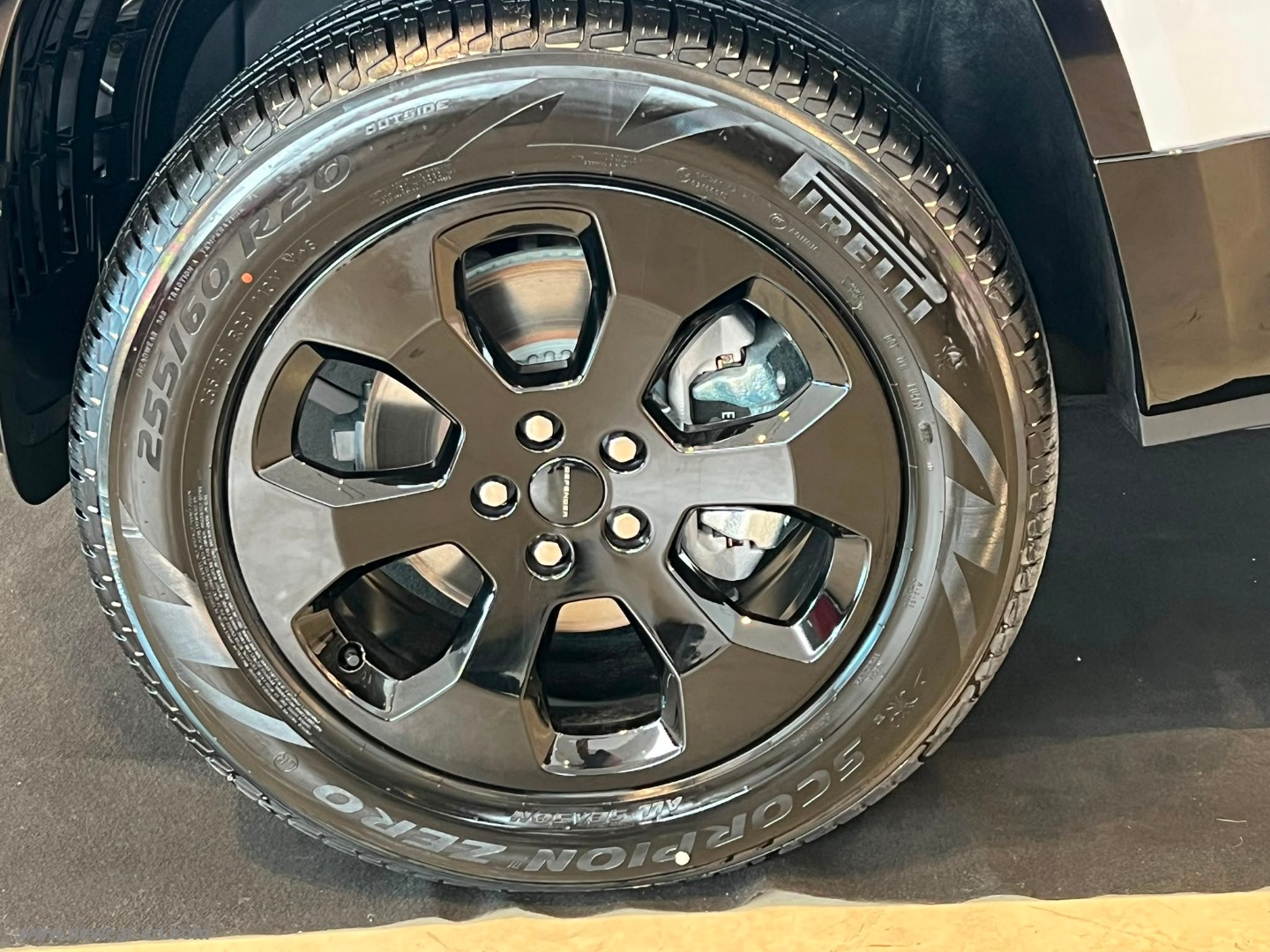 Defender 110 3.0D I6 250 AWD X-Dyn.SE N1 - immagine 13