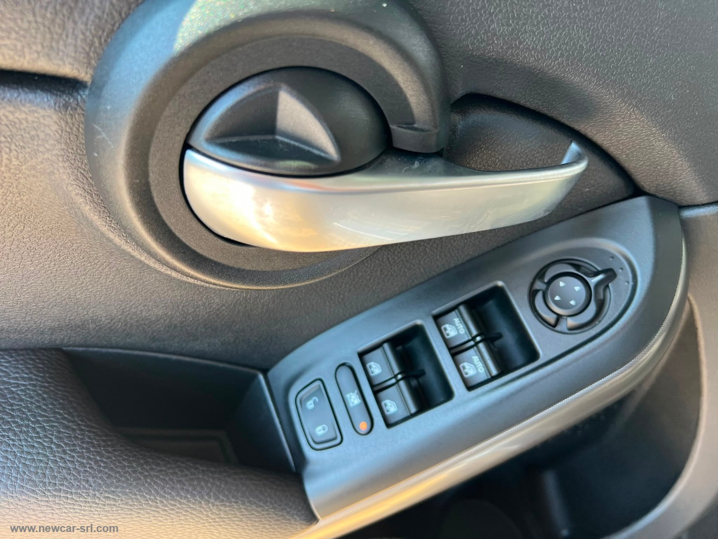 500L 1.6 MJT 120 CV City Cross - immagine 13
