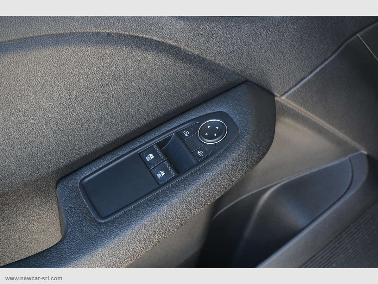 Clio Blue dCi 8V 100 CV 5p. Business - immagine 13