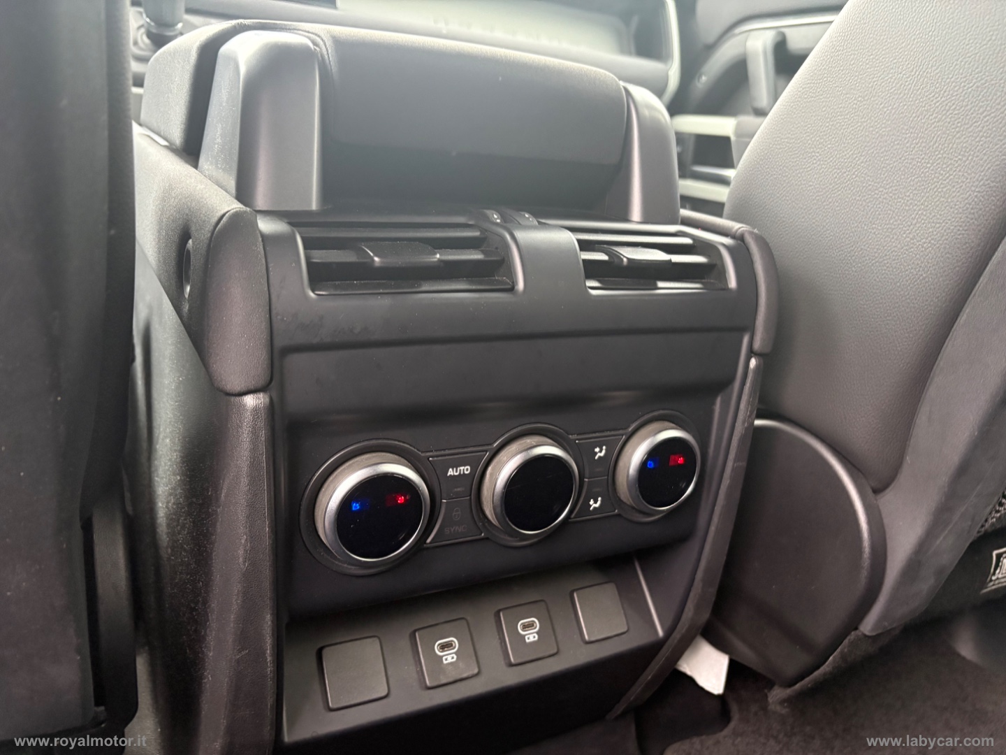 Defender 110 3.0D I6 250 CV AWD Auto - immagine 13