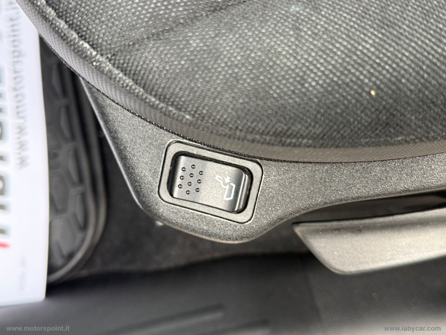 Renegade 4WD Active Drive Low S FULL LED - immagine 13