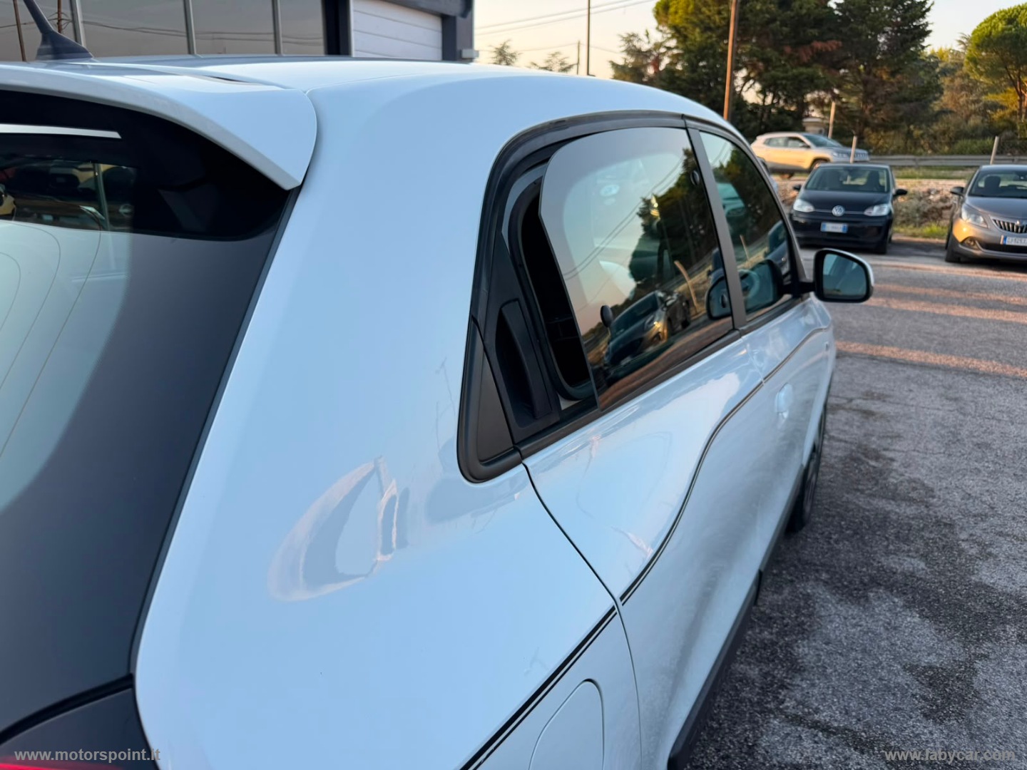 Twingo SCe Lovely - immagine 13