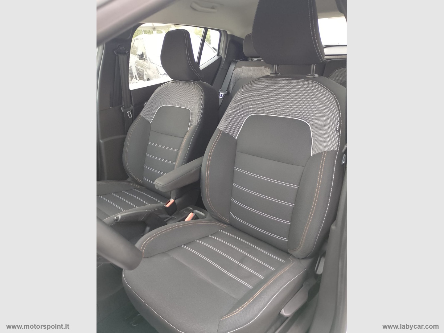 Sandero Stepway 1.0 TCe ECO-G Expression SOLO 20.000 KM - immagine 13