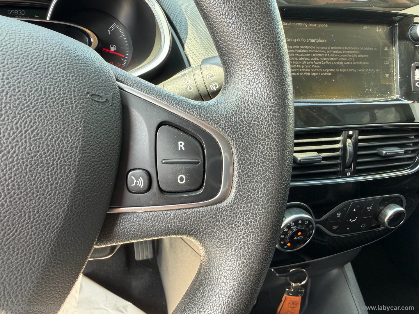 Clio TCe 12V 90CV 5p. Moschino Zen - immagine 13