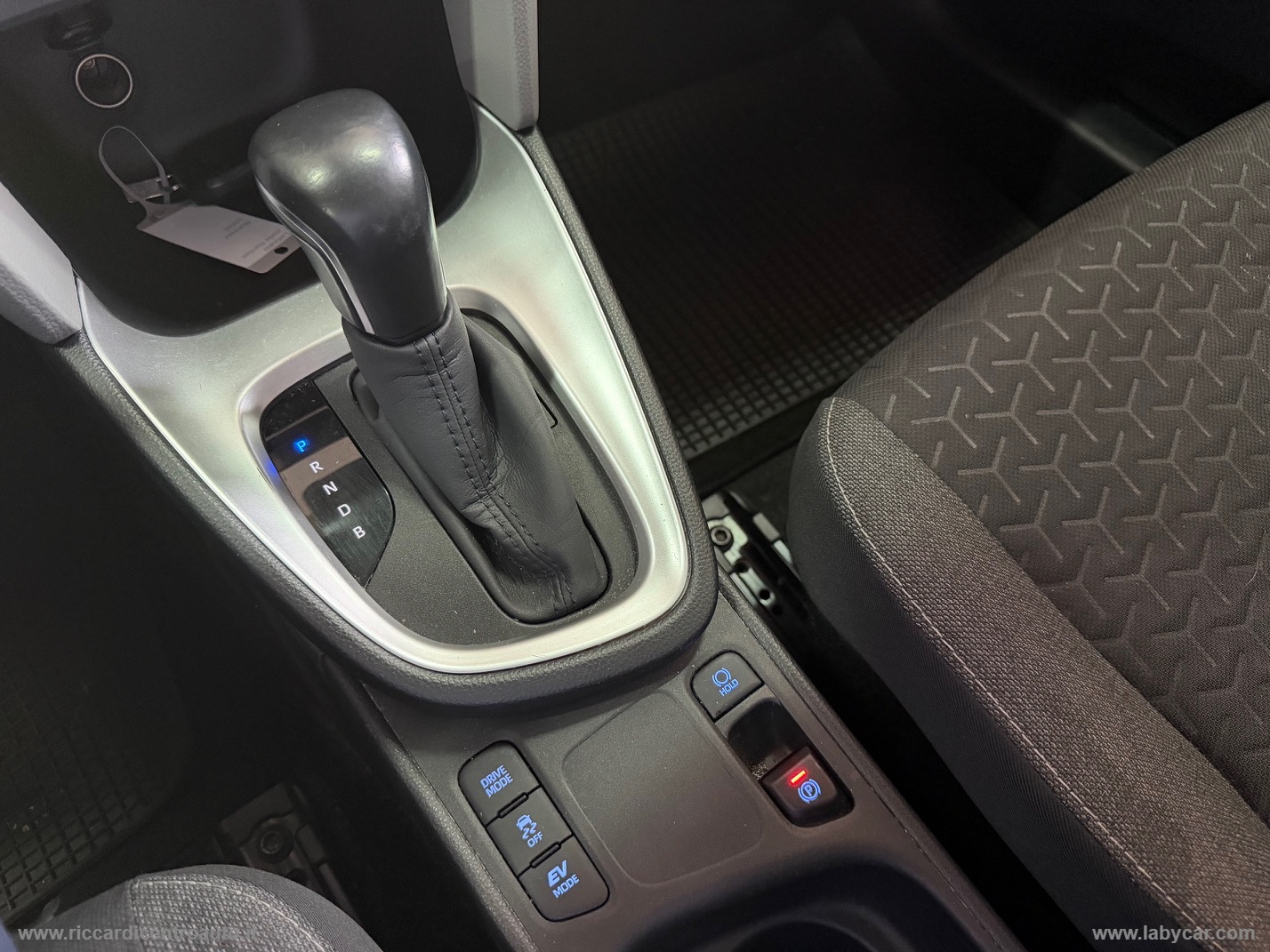 Yaris Cross 1.5 Hybrid 5p. E-CVT Busin. - immagine 13