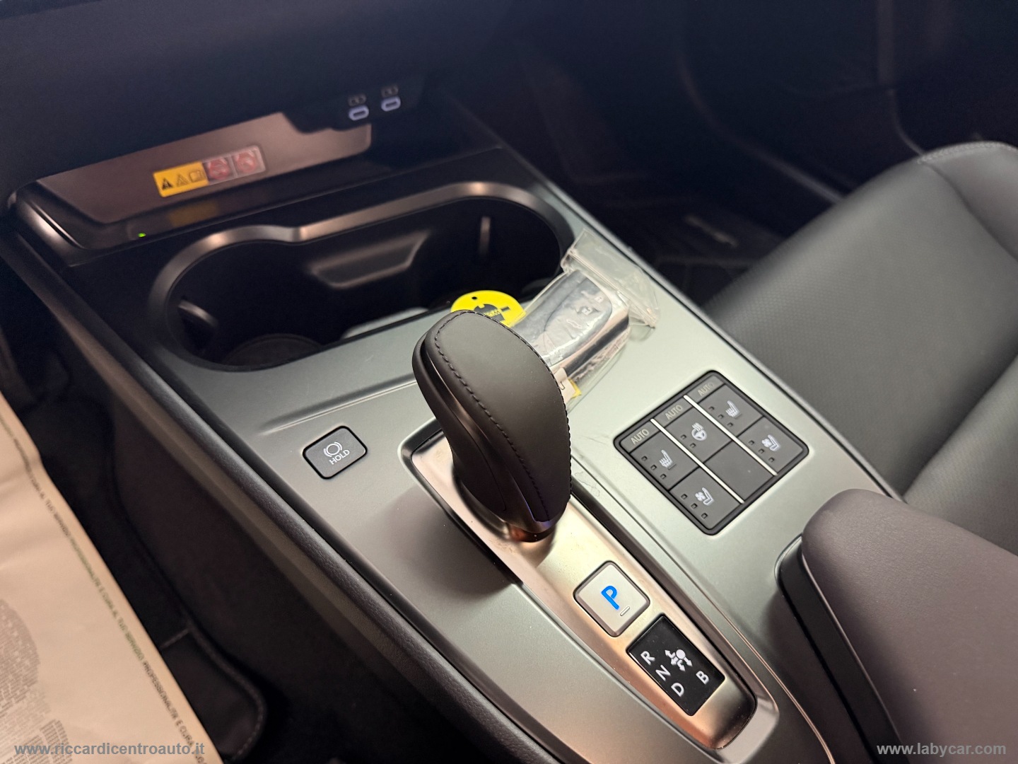 UX 300e Luxury - immagine 13