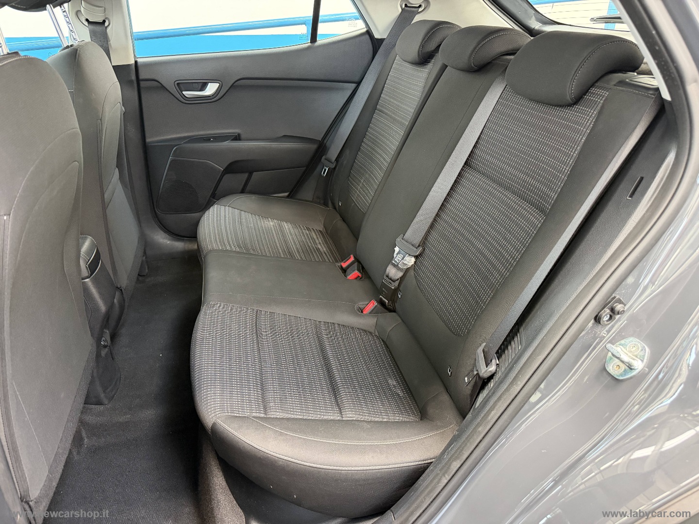 Stonic 1.0 T-GDi 100 CV MHEV iMT Style NEOPATENTATI - immagine 13