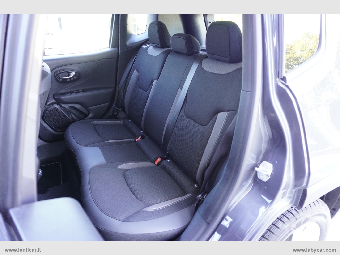 Renegade 1.5 T4 MHEV Limited - immagine 13