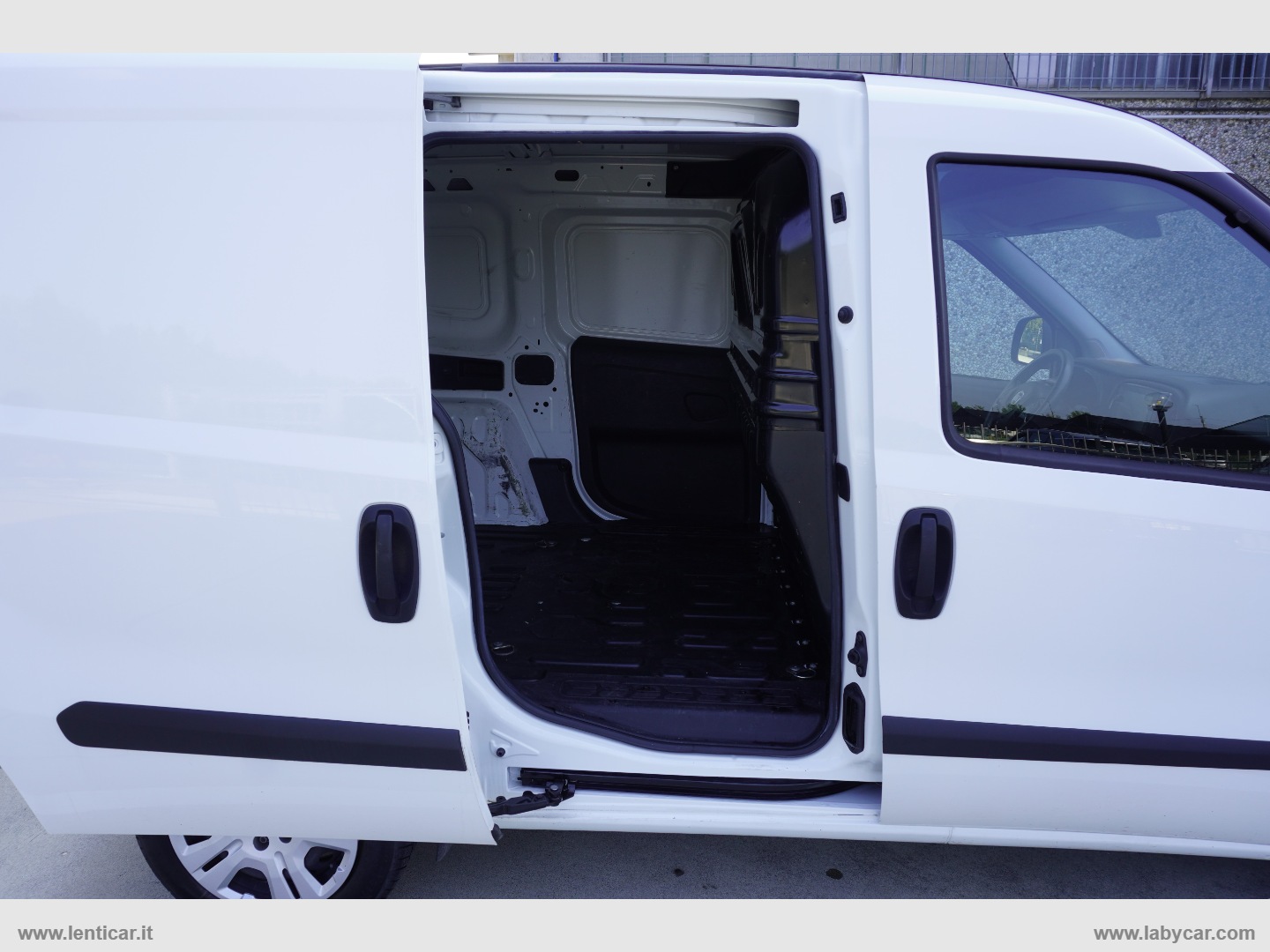 Doblò 1.6 MJT 105CV PC-TN Cargo Lounge 3 Posti - immagine 13
