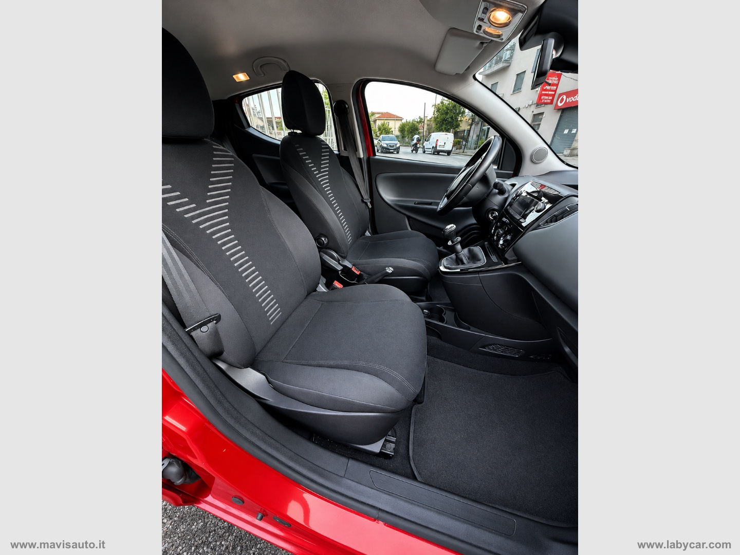 Ypsilon 1.2 69 CV 5p. S&S Black&Red - immagine 13