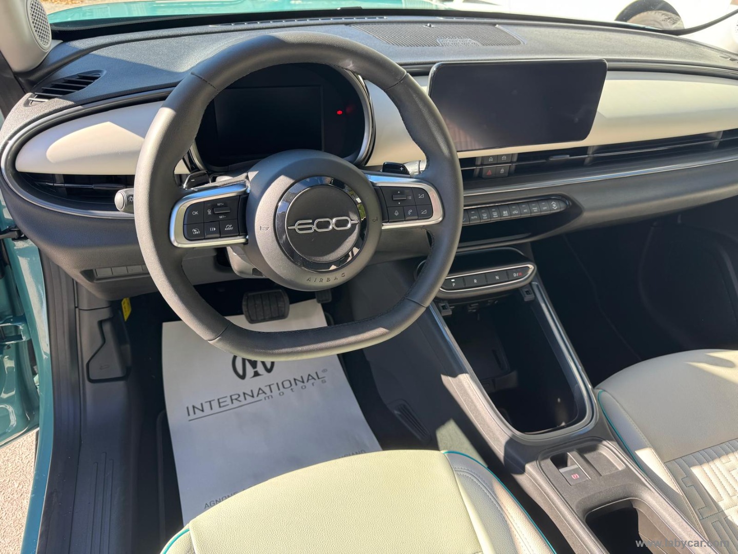 Fiat 600 Hybrid 136 CV DCT MHEV La Prima - Immagine 13