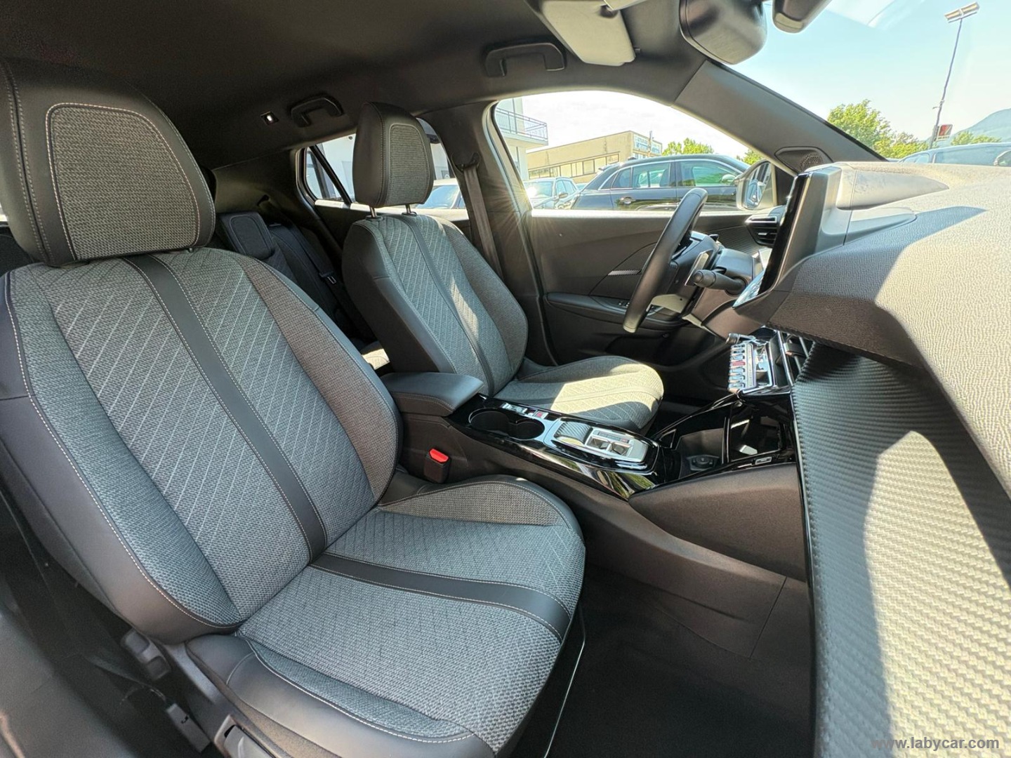 Peugeot 2008 PureTech 130 S&S EAT8 Allure - Immagine 13
